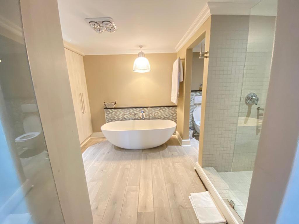 Loddey'S Self Catering Apartments - By Beach Collection Strand Exteriér fotografie