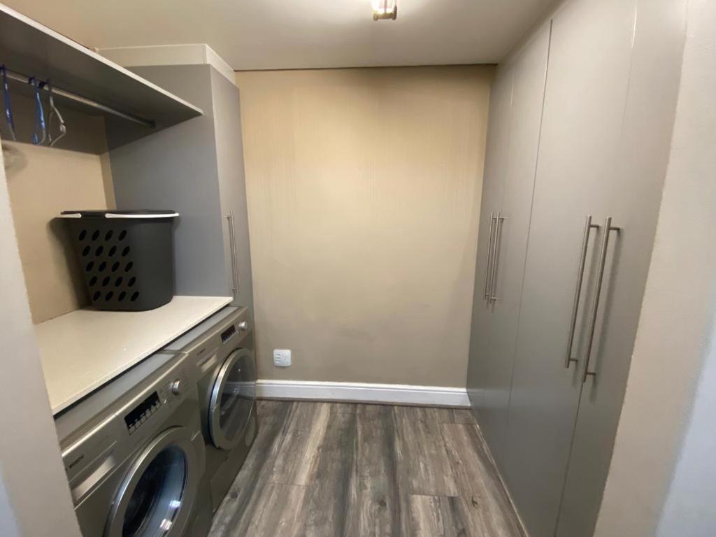 Loddey'S Self Catering Apartments - By Beach Collection Strand Exteriér fotografie