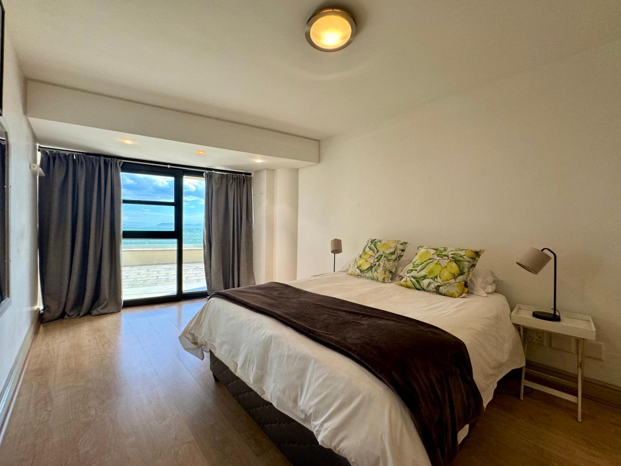 Loddey'S Self Catering Apartments - By Beach Collection Strand Exteriér fotografie