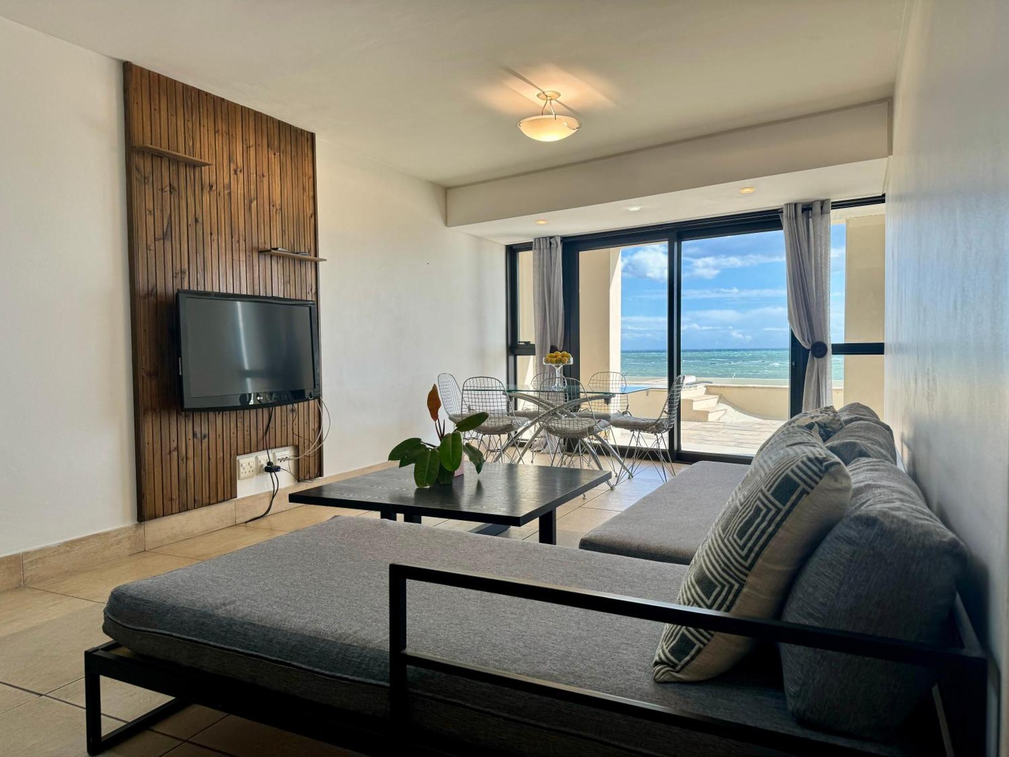 Loddey'S Self Catering Apartments - By Beach Collection Strand Exteriér fotografie